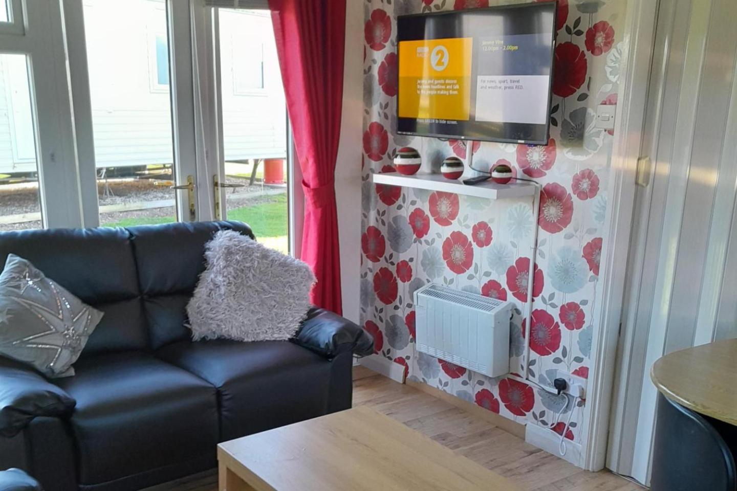 2 Bed-sleeps 4-pets-parking-5 Min To Mablethorpe