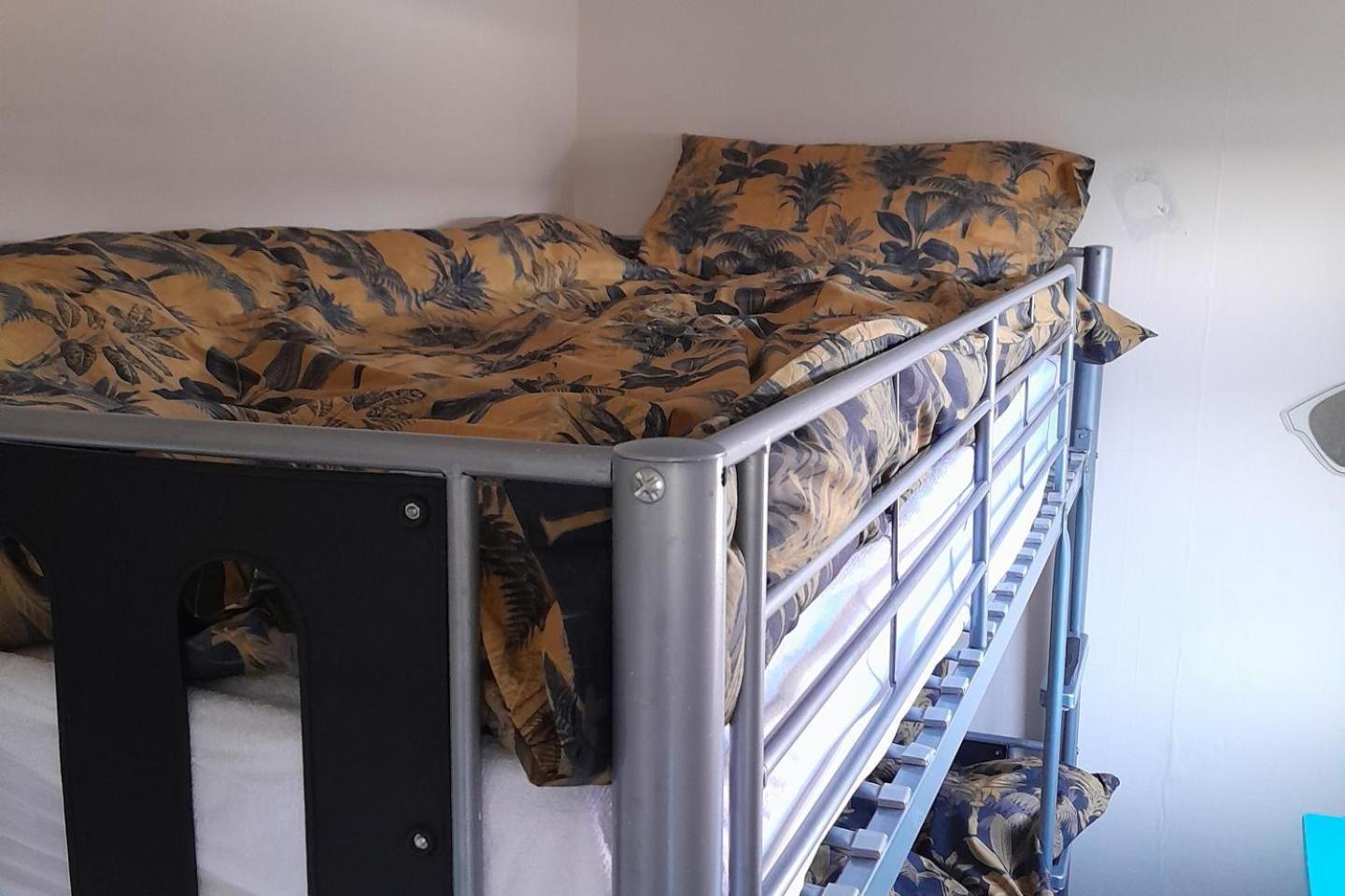 Chalet 2 Bed-sleeps 4-pets-parking-5 Min To *